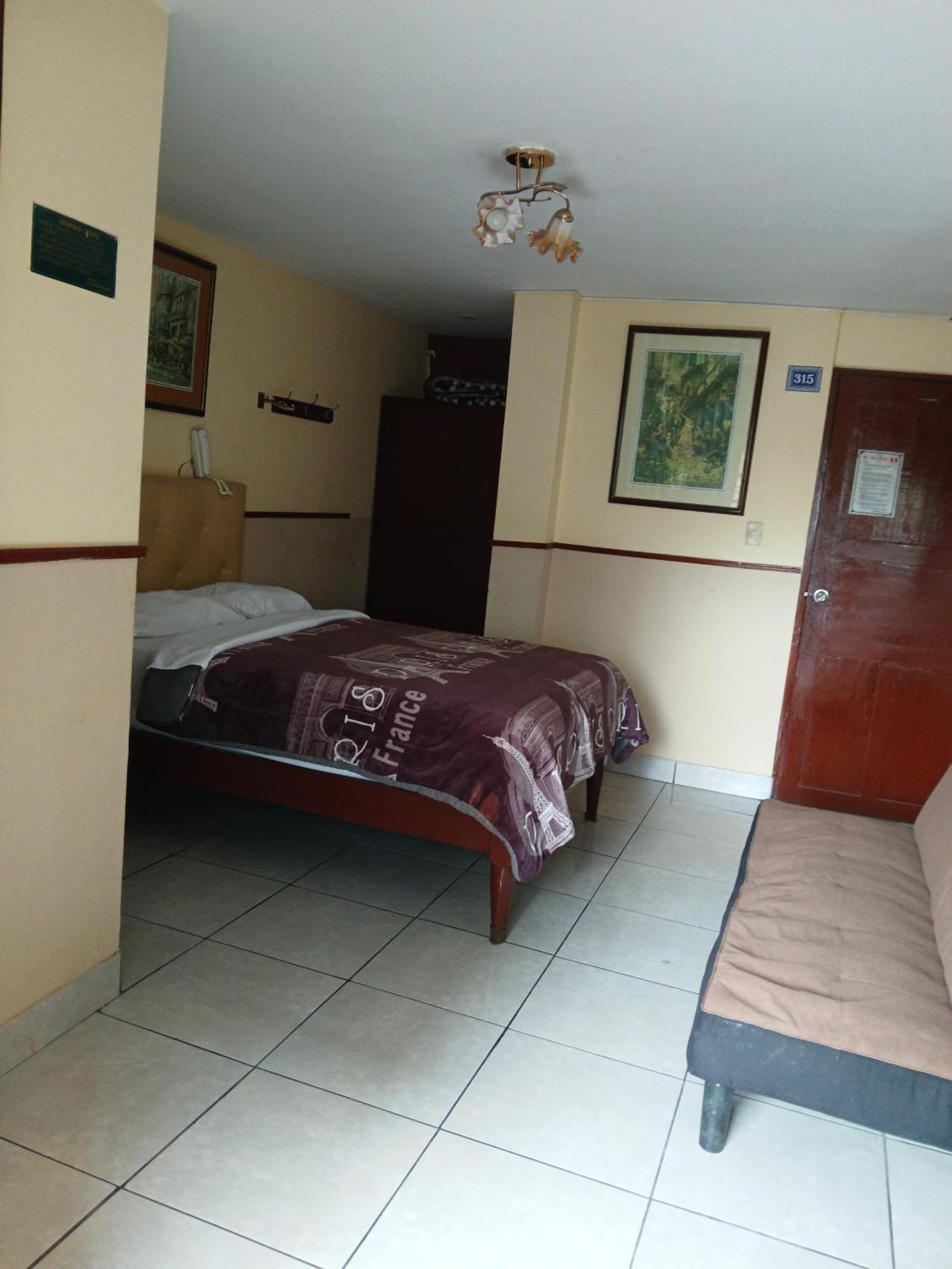 Residencial San Felipe Pensión *
